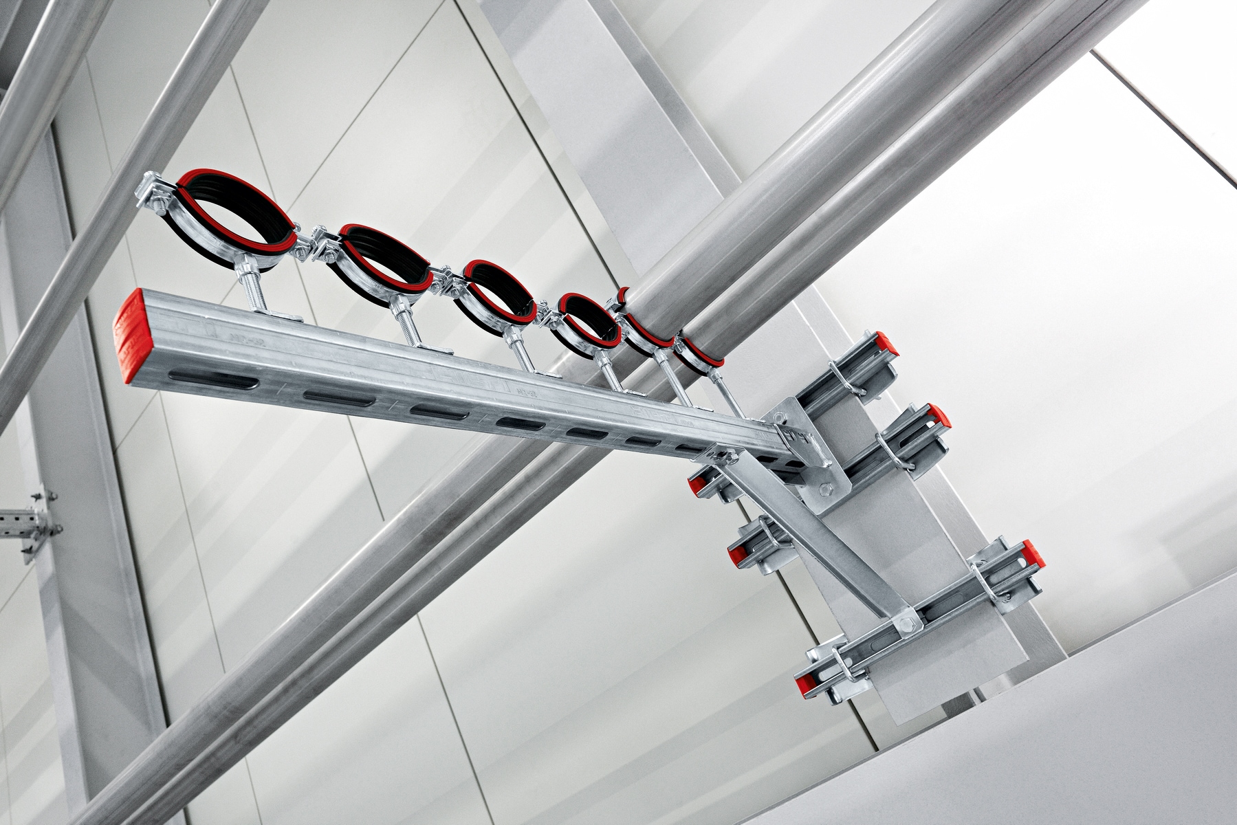 Установить k. Монтажные системы хилти для трубопроводов. Hilti крепление воздуховодов. Крепление хилти для трубопроводов. Хилти система крепежа.