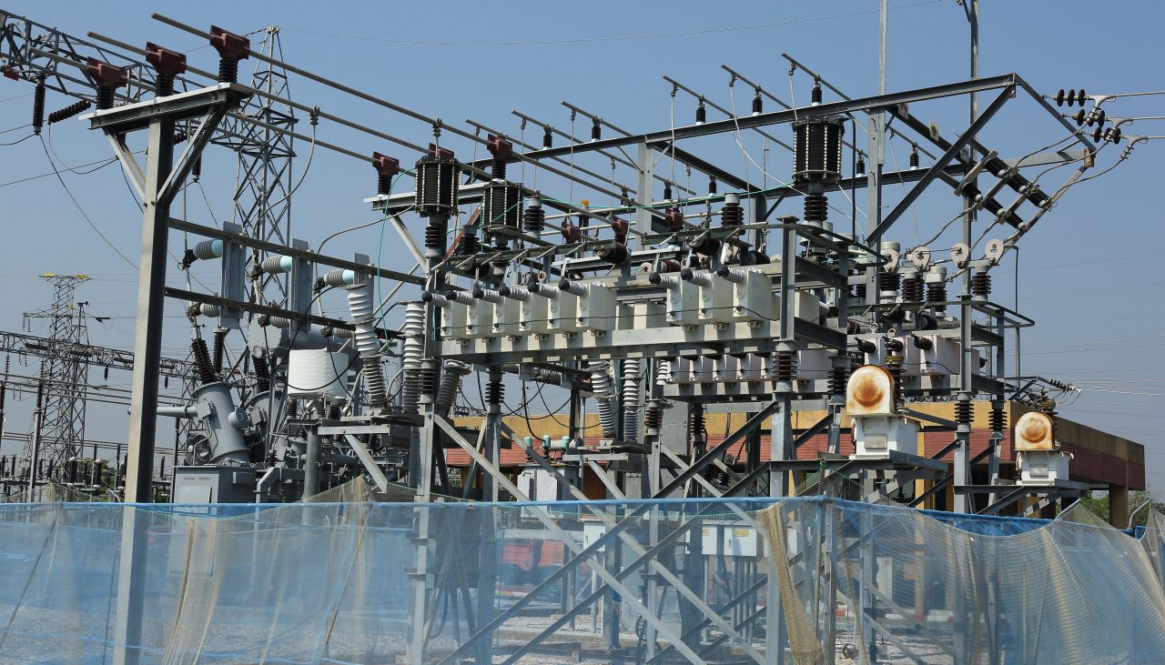 Electric insulator switchgear and electrical equipment