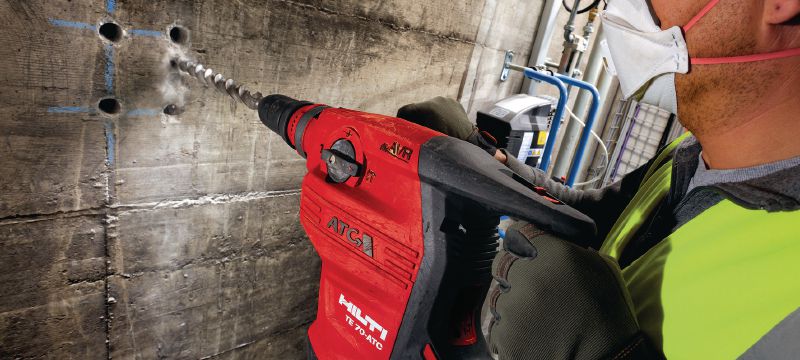 TE 70-ATC/AVR Rotary hammer Very powerful SDS Max (TE-Y) rotary hammer for heavy-duty concrete drilling and chiselling, with Active Torque Control (ATC) and Active Vibration Reduction (AVR) Applications 1